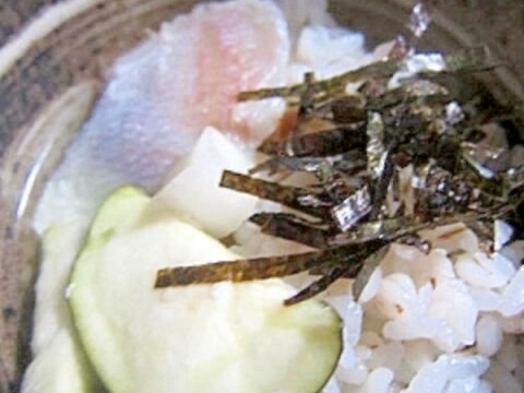 鯛と漬物茶漬け